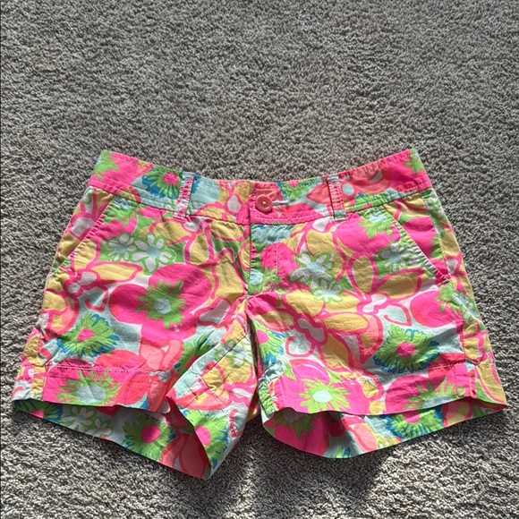 Lilly Pulitzer Callahan Shorts - Picture 1 of 5